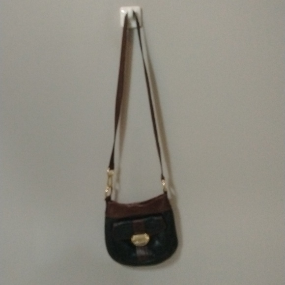 B. Makowsky Black Devon Flap Top Leather  Lock Crossbody - Picture 7 of 11